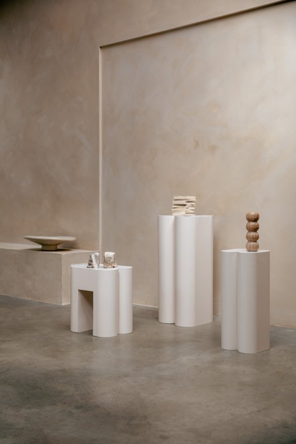 ZUIVER Shape skammel, kvadratisk - beige jern (40x40)