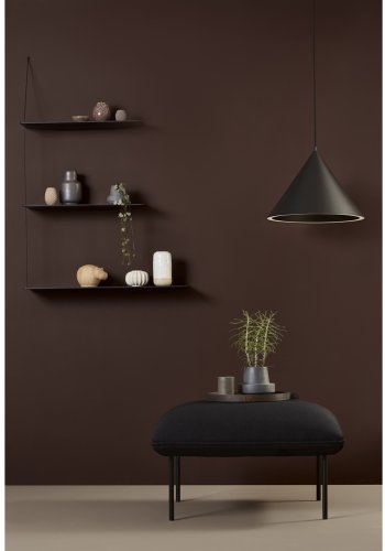 WOUD Stedge tilfjelseshylde - rget egetr og metal (80cm)