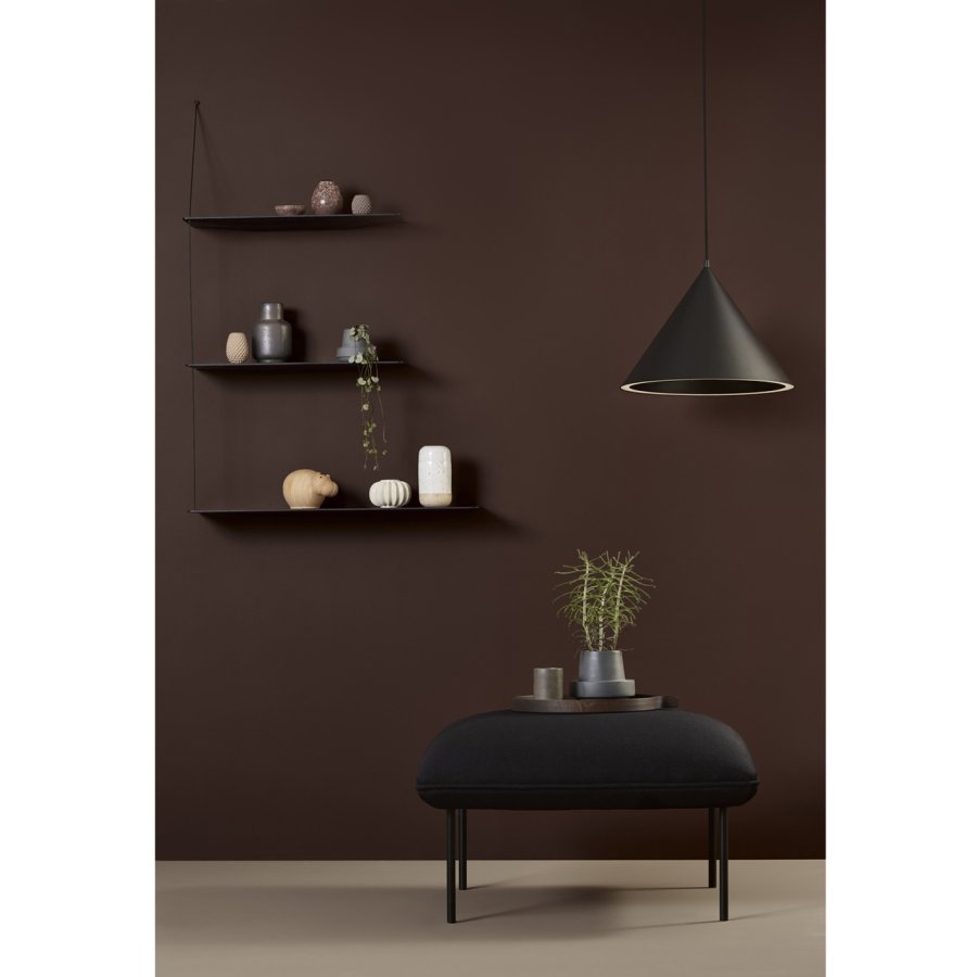 WOUD Stedge tilfjelseshylde - rget egetr og metal (80cm)