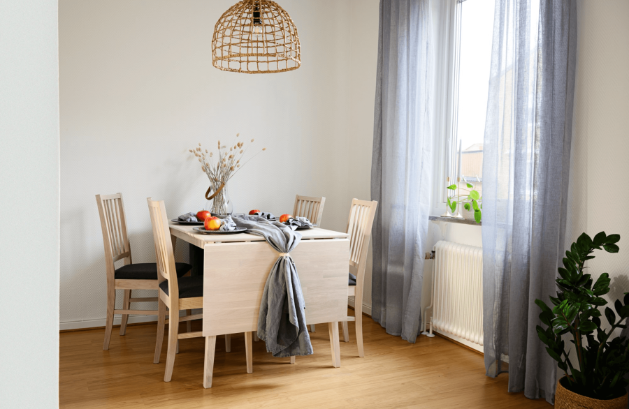 ROWICO Filippa spisebordsstol - hvidpigmenteret eg/gr stofhynde