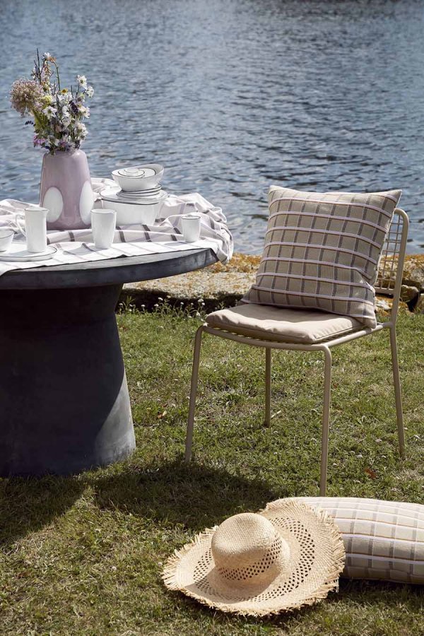 BROSTE COPENHAGEN Fiber havebord, rund - charcoal fibercement (110)