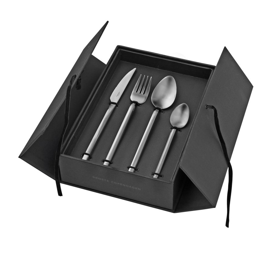 BROSTE COPENHAGEN Sletten Ss bestikst - satin smedet (16 dele)