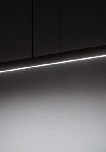 TK Teo LED loftlampe 1260 - valnddefarvet tr og sort metal