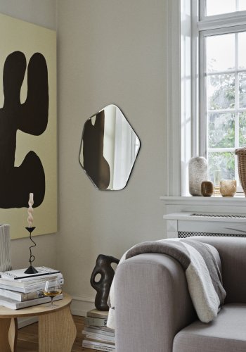 BROSTE COPENHAGEN Ruby vgspejl, heksagon - spejlglas og sort MDF (60x50)