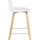 ZUIVER Albert Kuip barstol, m. rygln og fodsttte - hvid polypropylen/natur asketr (65cm)