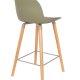 ZUIVER Albert Kuip barstol, m. rygln og fodsttte - grn polypropylen/natur asketr (65cm)