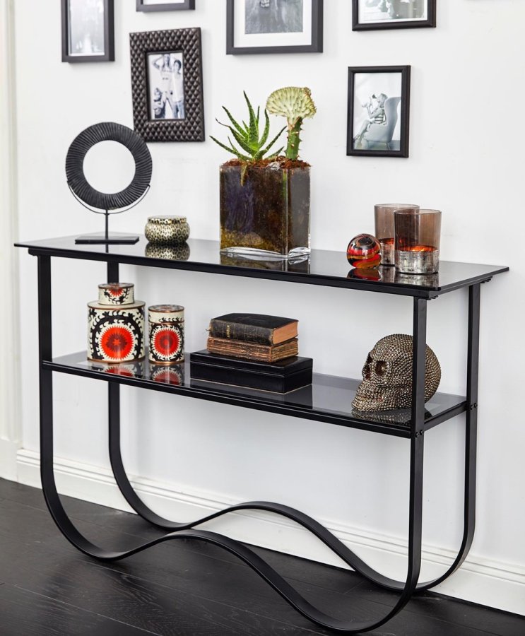 VENTURE DESIGN Wavy sidebord, m. hylde - gr glas og sort metal (117x33,5)