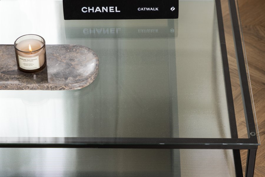 VENTURE DESIGN Maglehem sofabord, m. hylde - klar glas og sort stl (90x90)