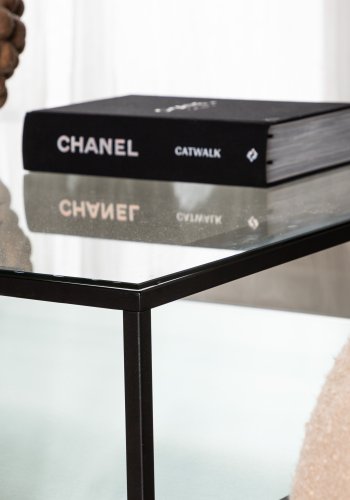 VENTURE DESIGN Maglehem sofabord, m. hylde - klar glas og sort stl (90x90)