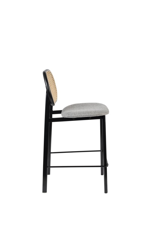 ZUIVER Spike barstol, m. rygln og fodsttte - natur rattan, gr polyester og sort stl (64,5cm)