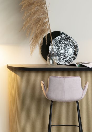 ZUIVER Brit barstol, m. rygln, armln og fodsttte - lyserd polyester og sort stl