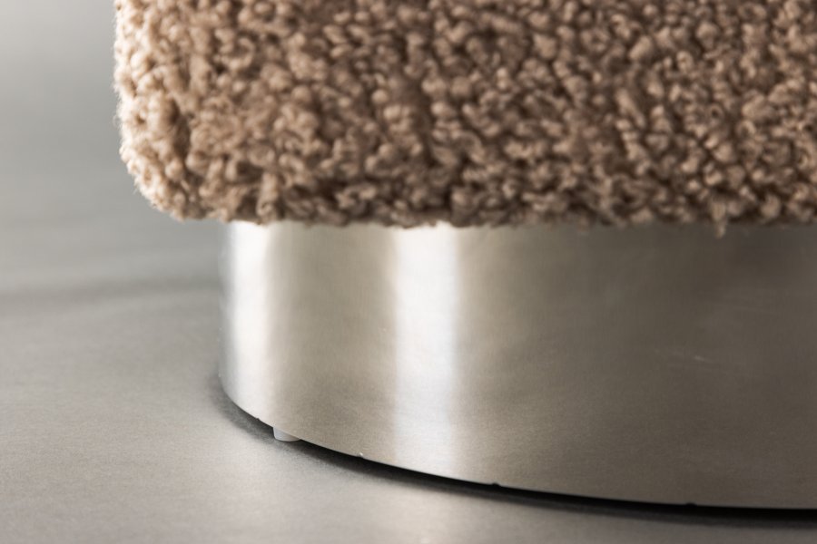 VENTURE DESIGN Newton puf, kvadratisk - brun polyester bamsestof og slv stl (45x45)