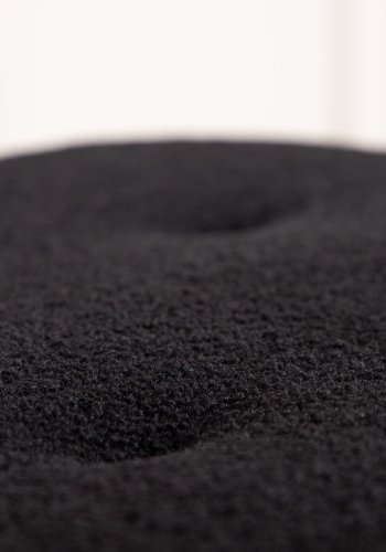 VENTURE DESIGN Salina puf, kvadratisk - sort fleece polyester og natur gummitr (59x59)