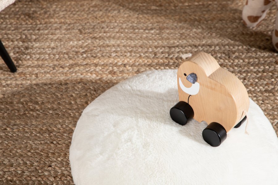 VENTURE DESIGN Ruston brnepuf, rund - hvid lammeuld (40)