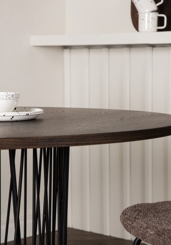 VENTURE DESIGN Stone spisebord, rund - mokka finér og sort stl (120)