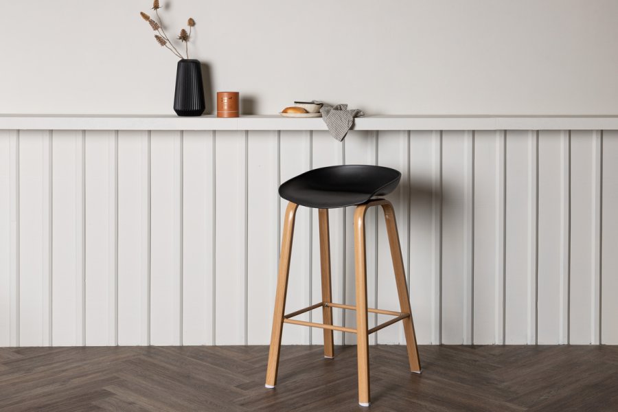 VENTURE DESIGN Decatur barstol, m. rygln og fodsttte - sort polypropylen og natur stl