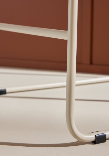 VENTURE DESIGN Bisbee barstol, m. rygln og fodsttte - beige bouclé stof og stl