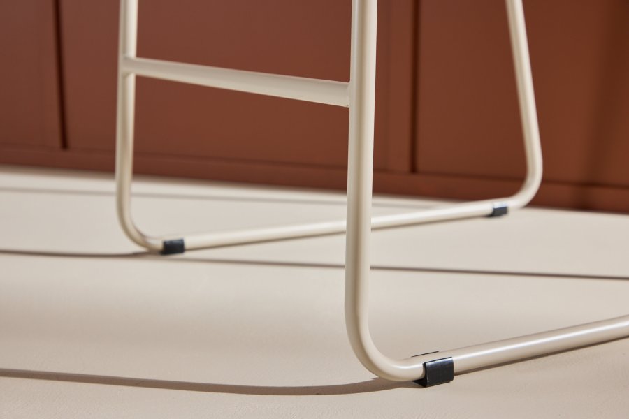 VENTURE DESIGN Bisbee barstol, m. rygln og fodsttte - beige bouclé stof og stl