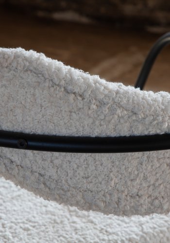 VENTURE DESIGN Duffy lnestol - hvid bamsestof og sort stl