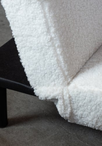 VENTURE DESIGN Bodil sovesofa - hvid bamsestof og sort stl (180x106)