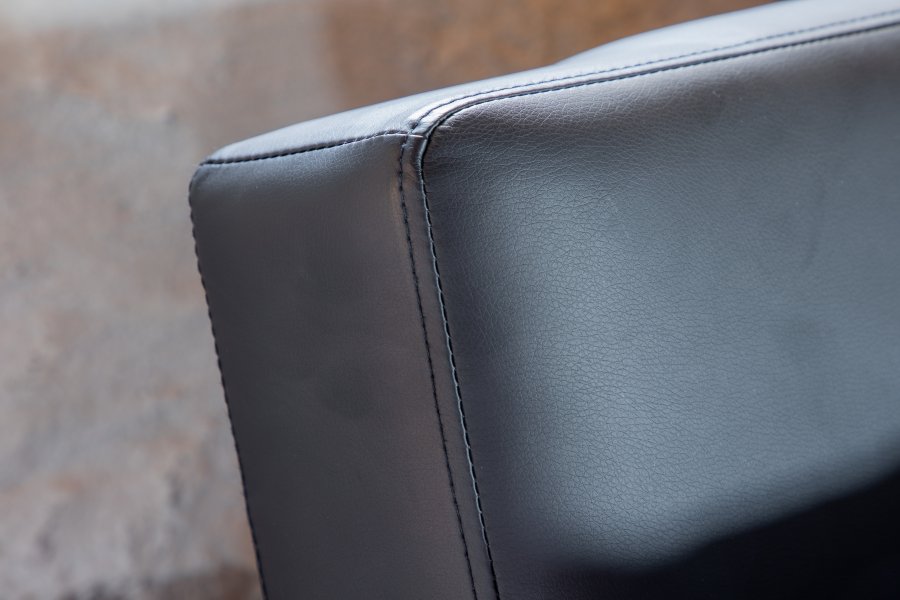 VENTURE DESIGN Bodil sovesofa - sort PU og sort stl (180x60)