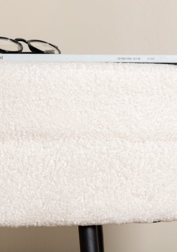 VENTURE DESIGN Otto puf, oval - hvid bamsestof polyester og sort stl (100x40)