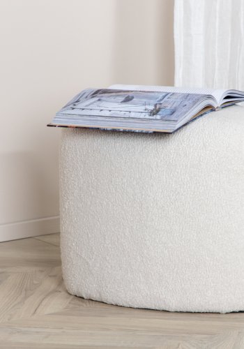 VENTURE DESIGN Peg puf, trekantet - hvid bamsestof polyester