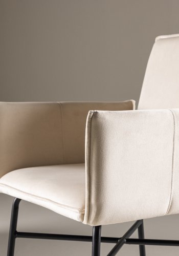 VENTURE DESIGN Petra spisebordsstol, m. armln - beige polyester fljl og sort stl