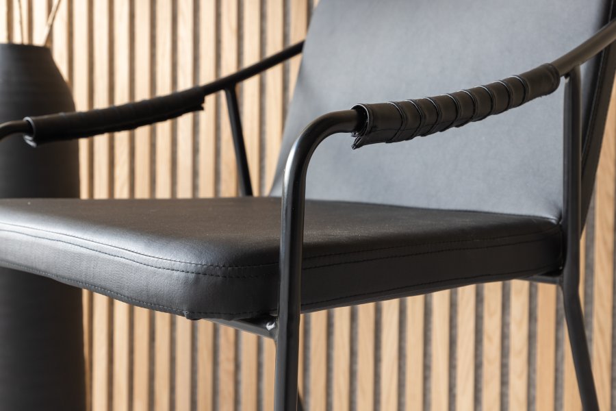 VENTURE DESIGN Tvist spisebordsstol, m. armln - sort PU/polyester og sort stl