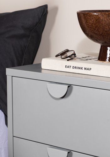 VENTURE DESIGN Piring sengebord, m. 2 skuffer - lysegr stl (45x40)