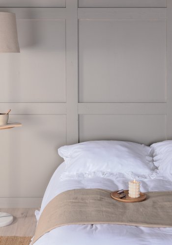 VENTURE DESIGN Hattman gulvlampe, m. lille bordplade - hr, hvid/natur stl og hvid marmor