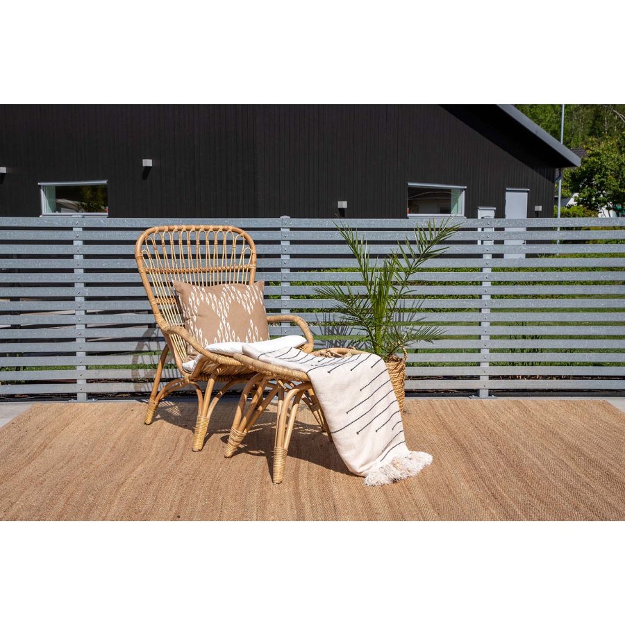 VENTURE DESIGN Ella loungestol, m. fodskammel og hynde - offwhite stof og natur bambus