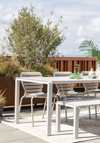 ZUIVER Vondel havestol, stabelbar - ler hvid aluminium