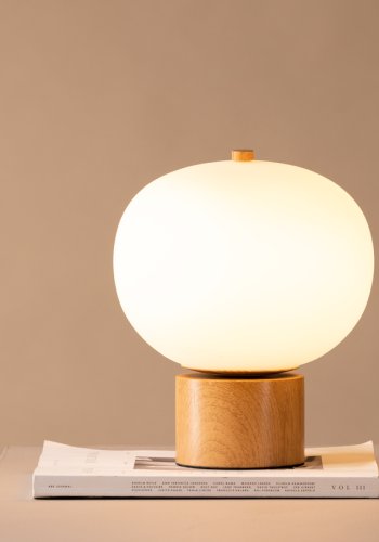 VENTURE DESIGN Cholet bordlampe - hvid glas og natur jern