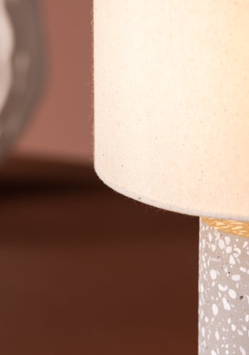 VENTURE DESIGN Dijon bordlampe - beige hr og gr terrazzo