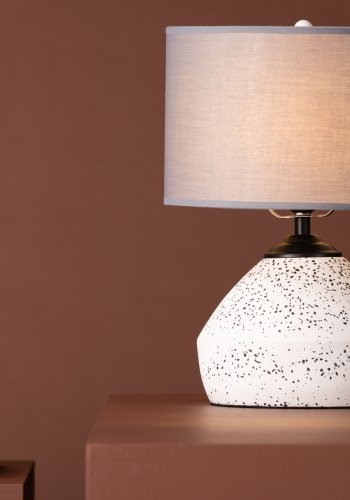 VENTURE DESIGN Sisteron bordlampe - mrkegr hr og hvid terrazzo
