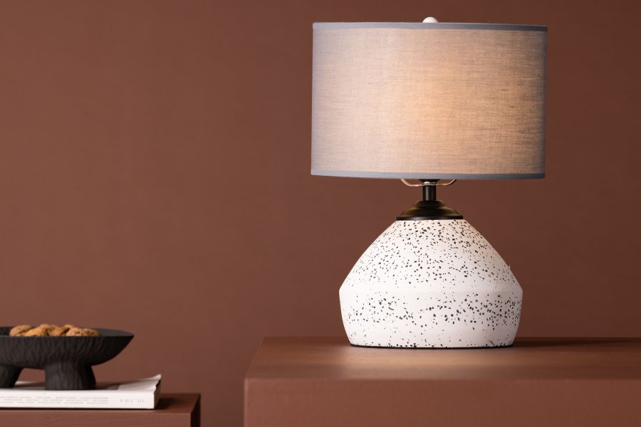 VENTURE DESIGN Sisteron bordlampe - mrkegr hr og hvid terrazzo
