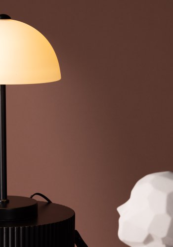 VENTURE DESIGN Ferrand bordlampe - hvid glas og sort jern
