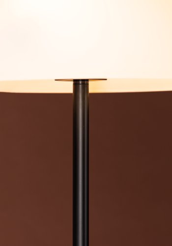 VENTURE DESIGN Ferrand gulvlampe - hvid glas og sort jern