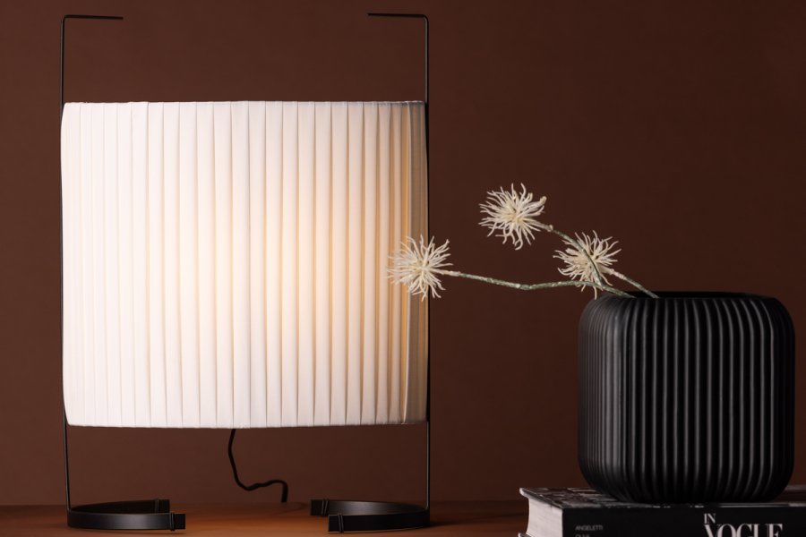 VENTURE DESIGN Rennes gulvlampe, Small - hvid stof og sort jern