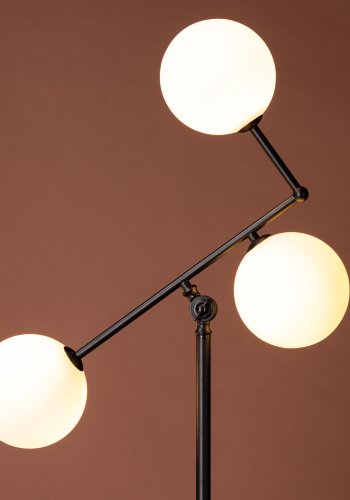 VENTURE DESIGN Marsan gulvlampe - hvid glas og sort jern