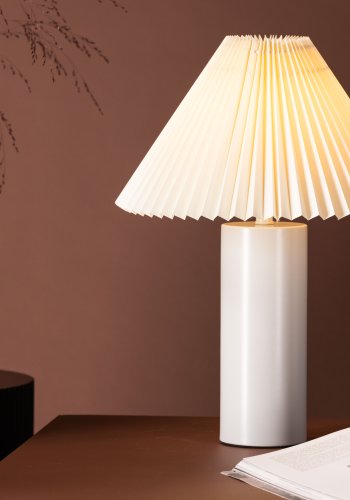 VENTURE DESIGN Largin bordlampe - offwhite papir og lysegr jern