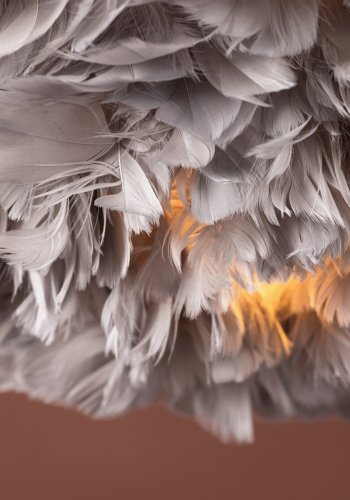 VENTURE DESIGN Nicola loftlampe, Medium - gr kunstige fjer