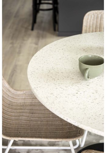 VENTURE DESIGN Cirebon spisebordsstol - hvidvasket natur rattan og hvid metal