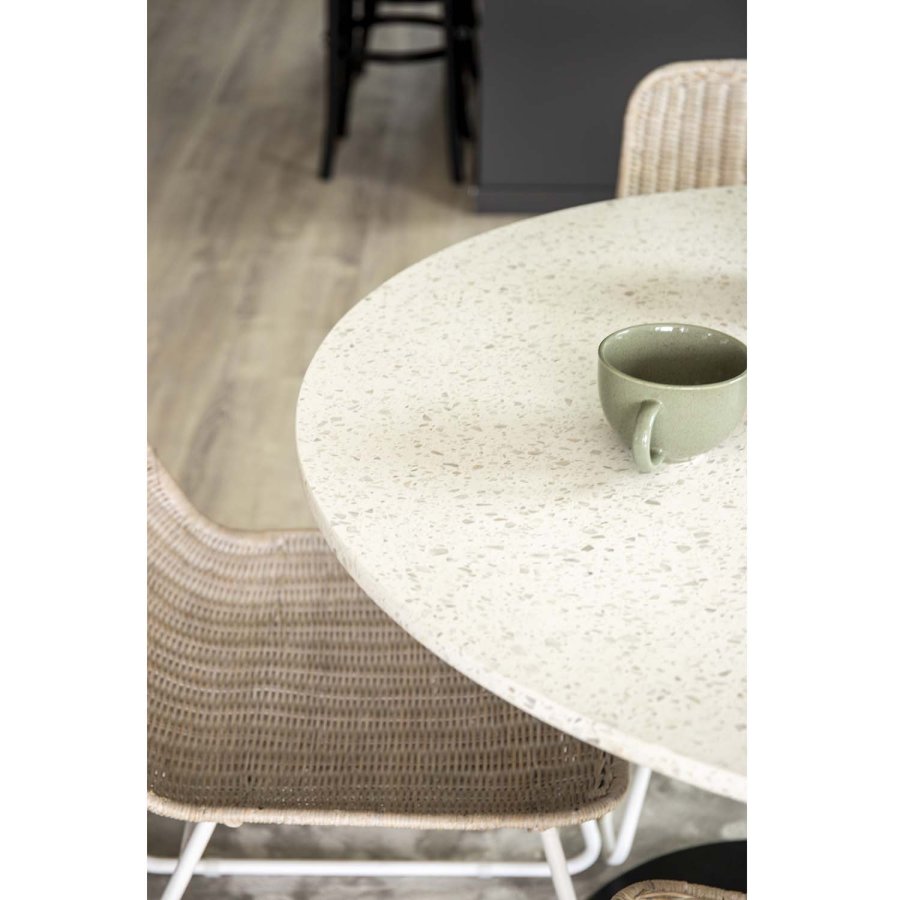 VENTURE DESIGN Cirebon spisebordsstol - hvidvasket natur rattan og hvid metal