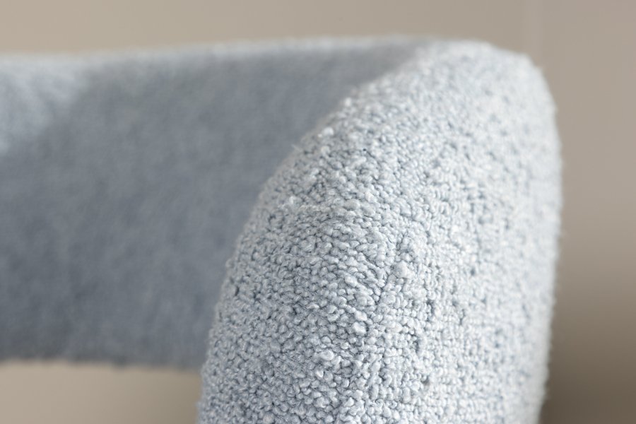 VENTURE DESIGN Laurel lnestol, m. armln - lysebl bouclé og sort stl