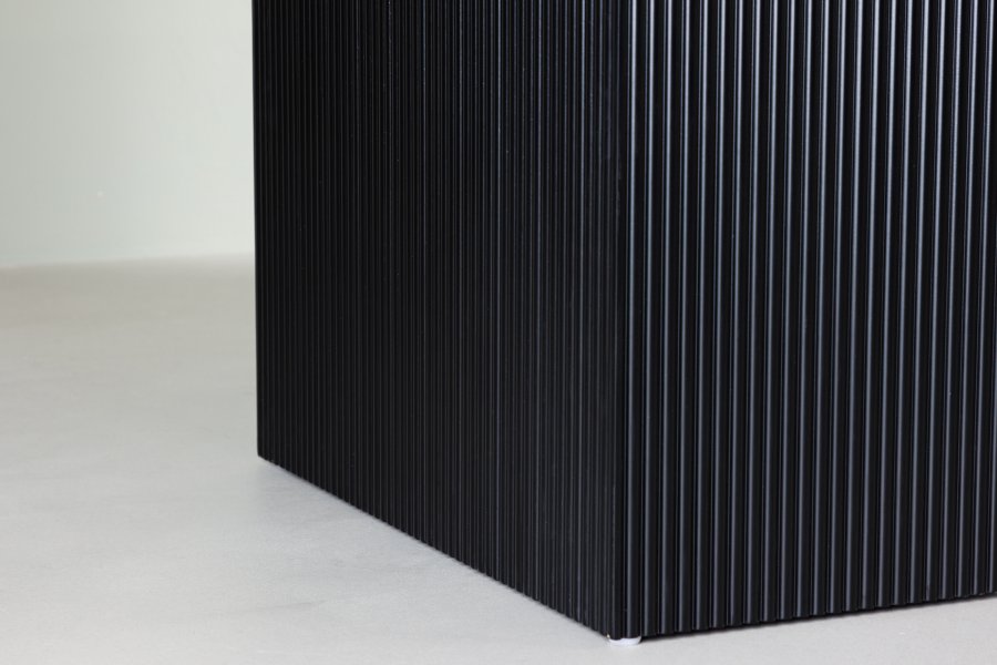 VENTURE DESIGN Matilda spisebord, m. udtrk - sort MDF med finér (130/180)