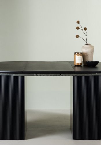 VENTURE DESIGN Matilda spisebord, m. udtrk - sort MDF med finér (130/180)