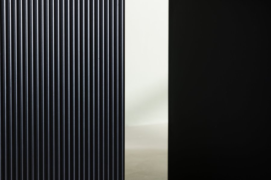 VENTURE DESIGN Matilda spisebord, m. udtrk - sort MDF med finér (130/180)