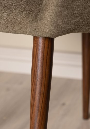 VENTURE DESIGN Tomorrow spisebordsstol, m. armln - mrkegr/brun stof og mrk valnddefarvet stl